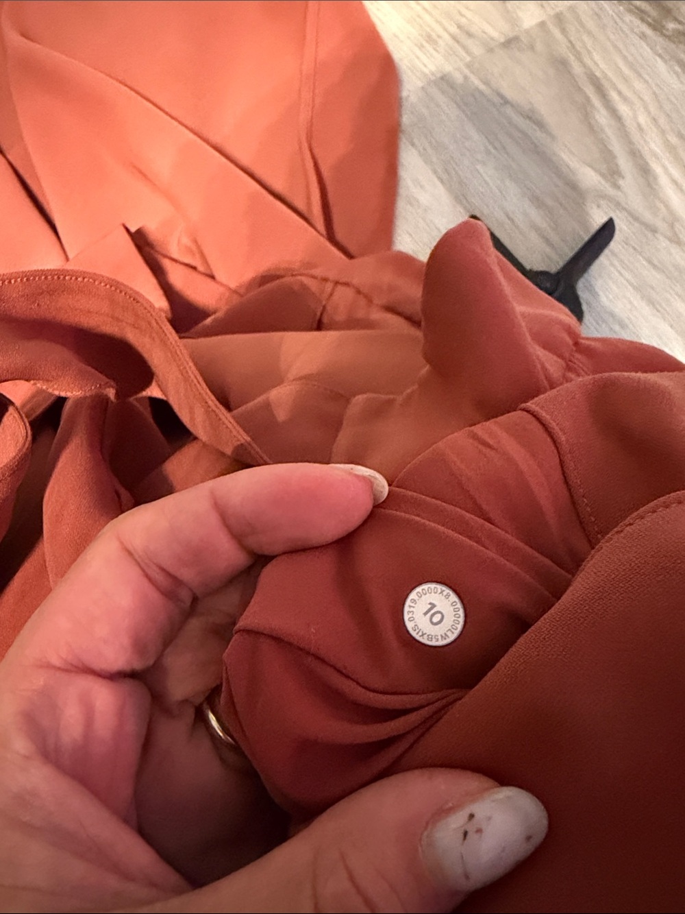 Lululemon Noir Pant size 10 - Picture 5 of 5